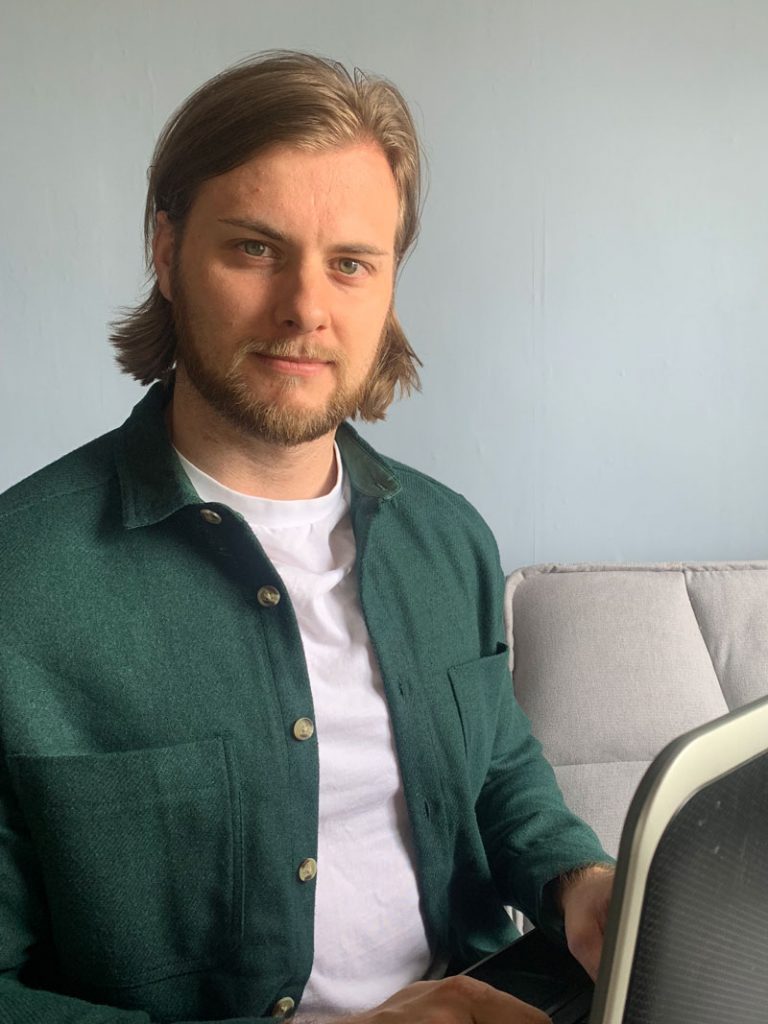 Oliver Andrews Headshot